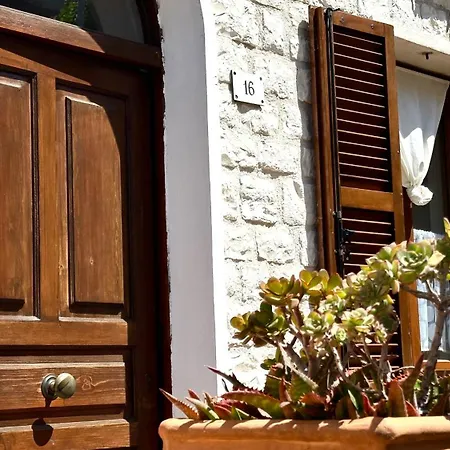 S178 - Sirolo, Delizioso Cielo-terra Con Ingresso Indipendente Apartmán